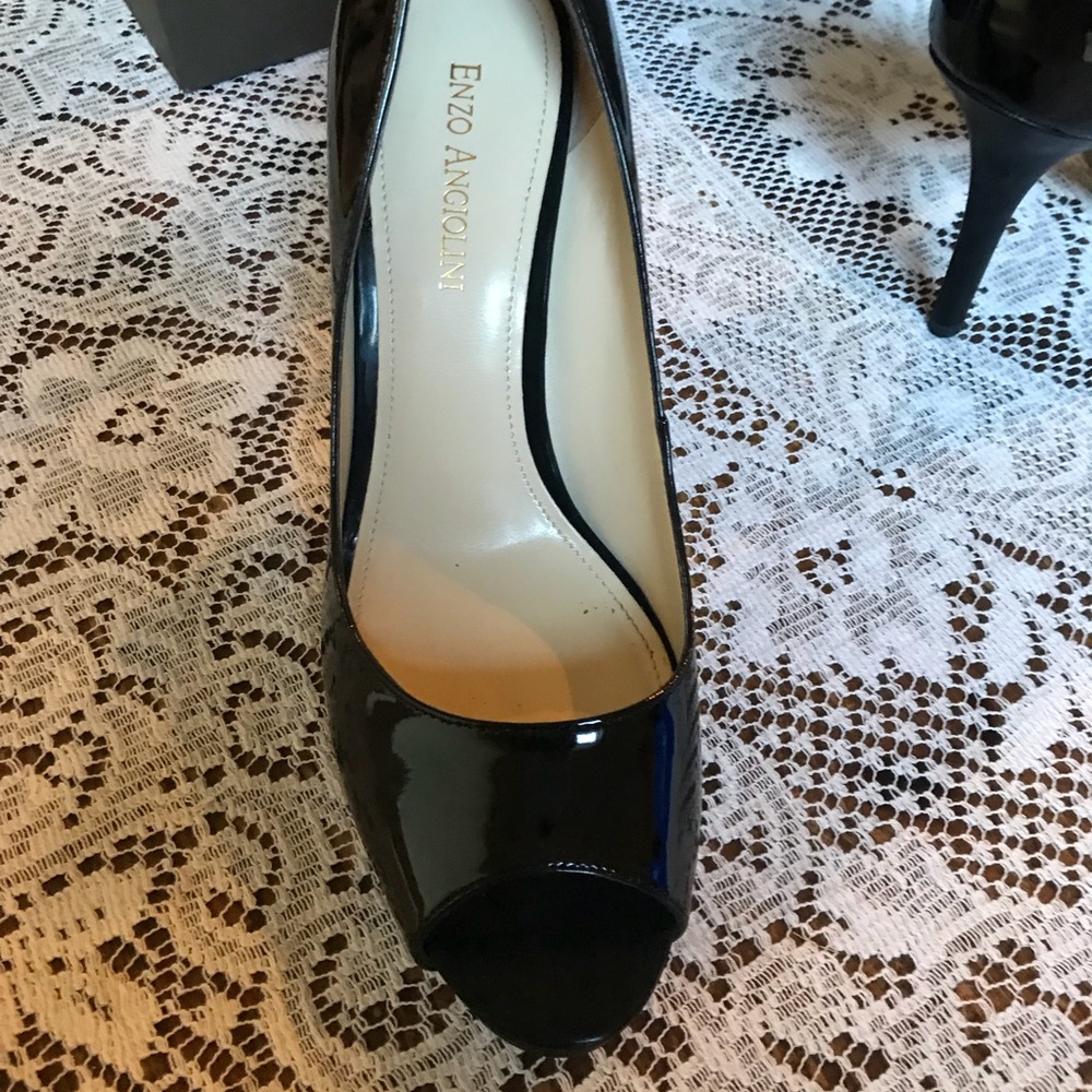 NIB Enzo Angliolini Black Patent Peep Toe